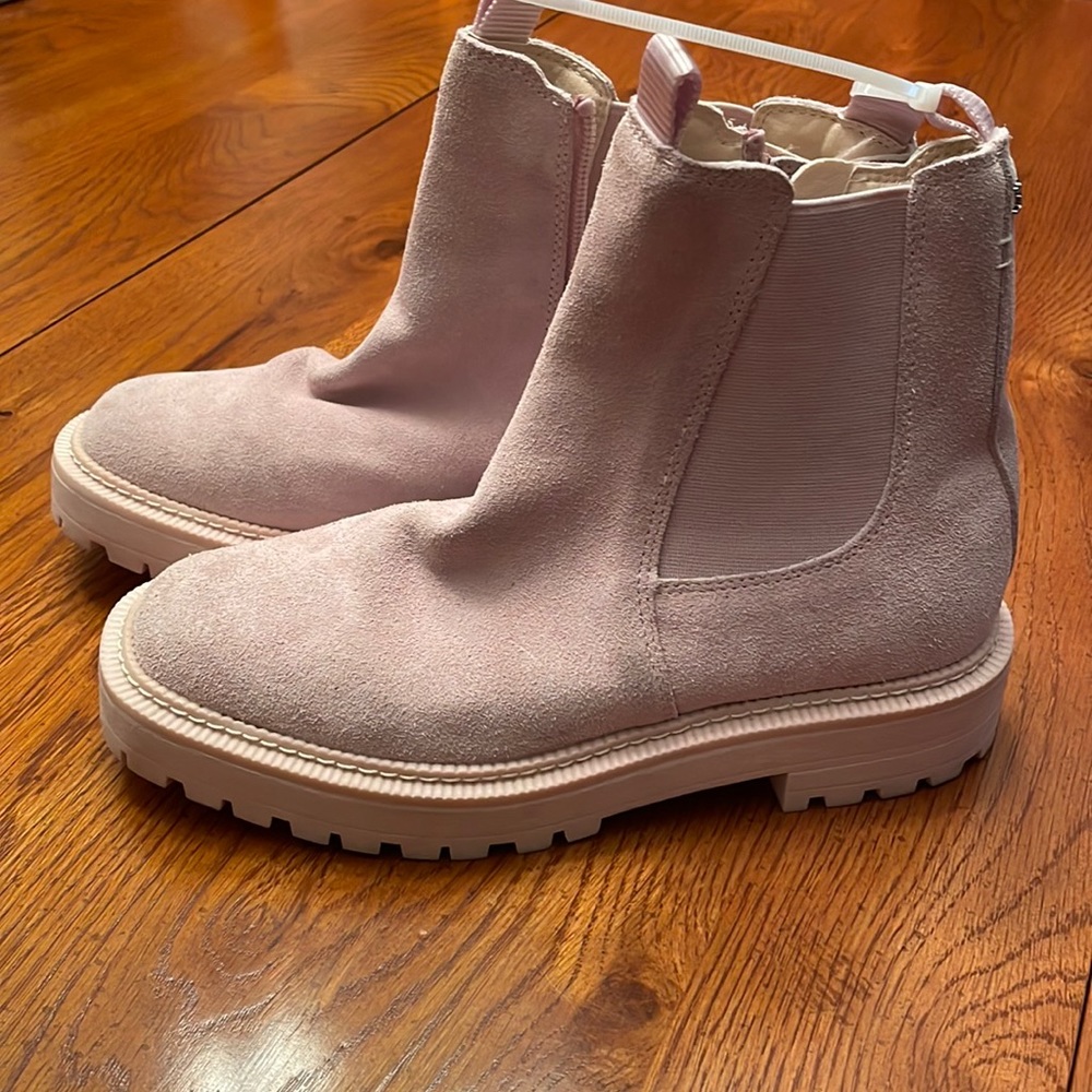 Sam Edelman Kid’s Laguna Chelsea Boot in light lilac size 4 NWOT